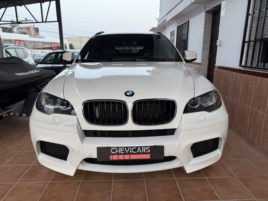 Detalle de las llantas deportivas de aleación del BMW X6 M
