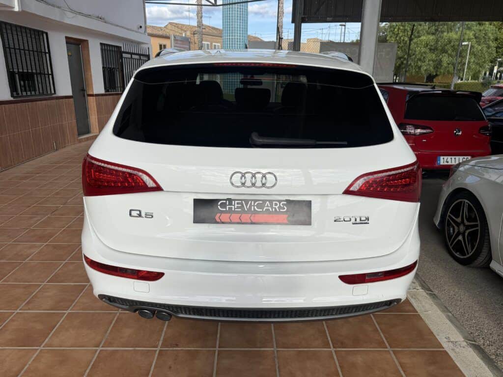Parte trasera del Audi Q5 blanco 2.0 TDI 2011 en venta en Chevicars