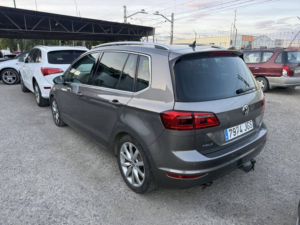Volkswagen Golf Sportsvan 2017 segunda mano lateral en Chevicars Benaguasil
