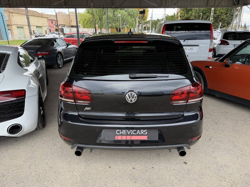 Volkswagen Golf GTI segunda mano vista trasera