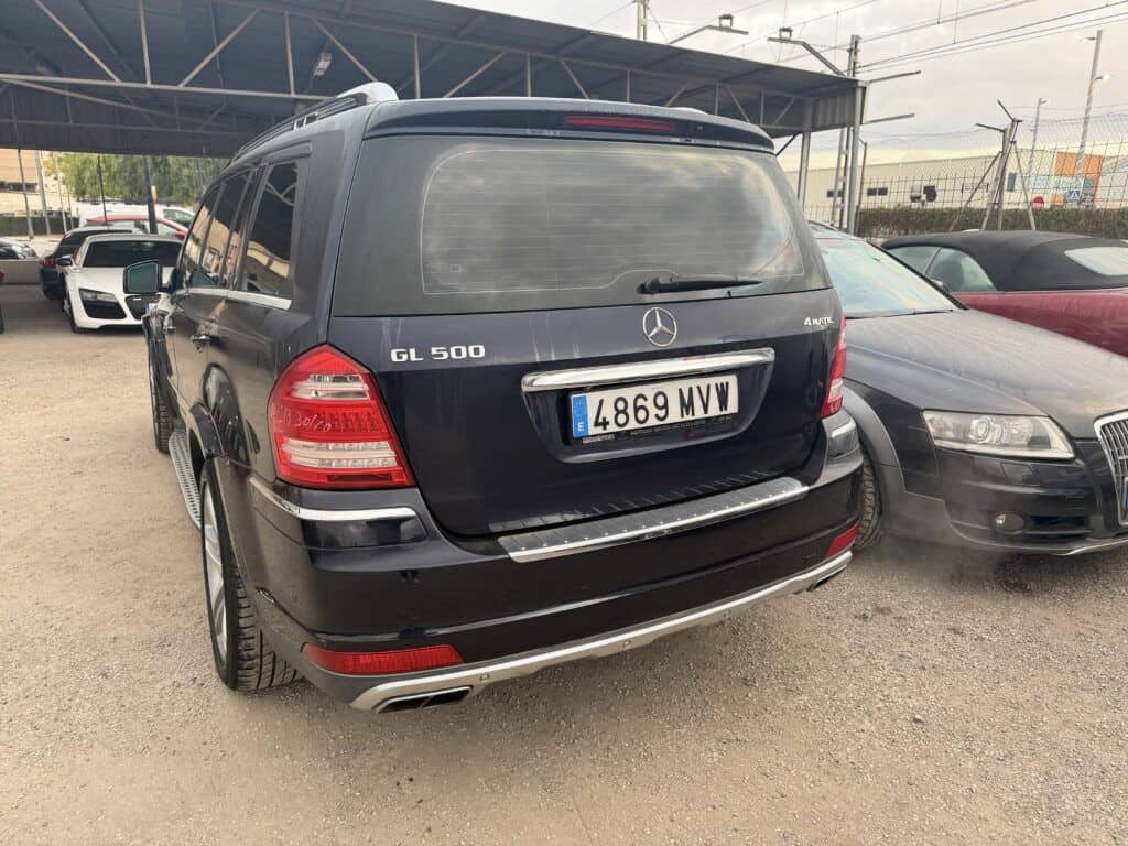 Maletero Mercedes-Benz GL 2012 segunda mano con siete plazas