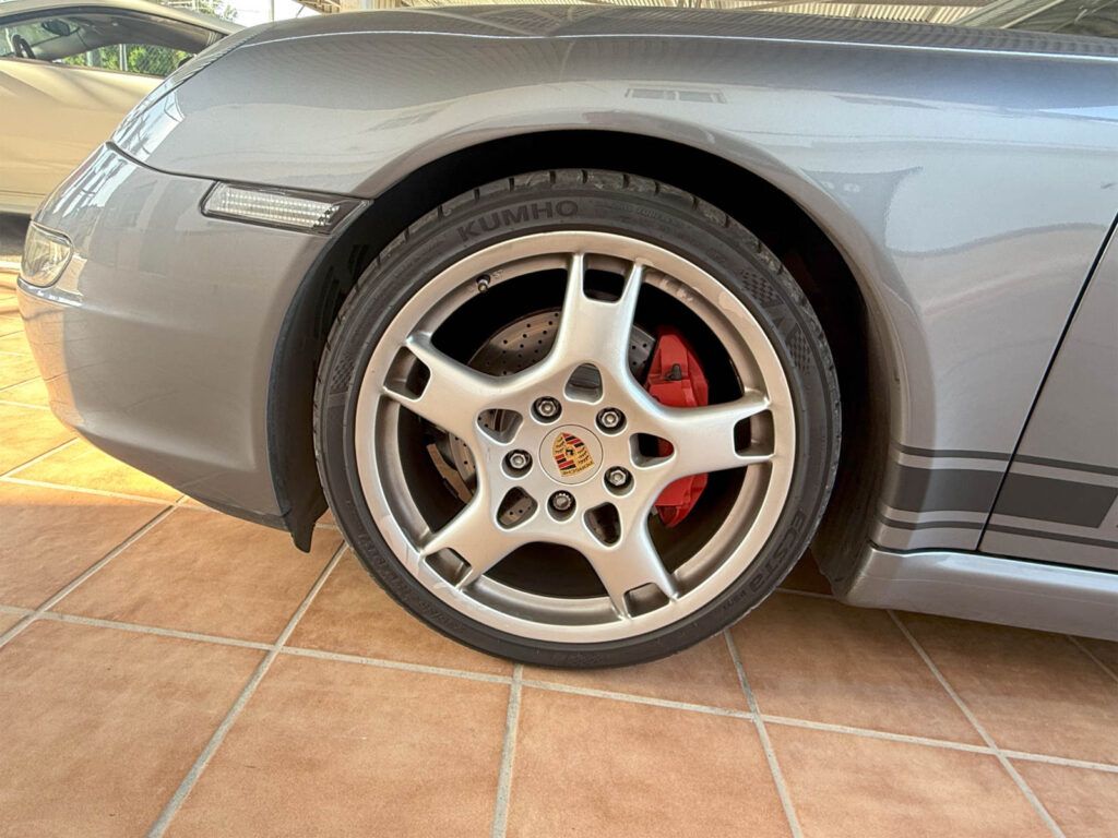 llantas porsche 911 carrera s coches deportivos segunda mano Chevicars frenos