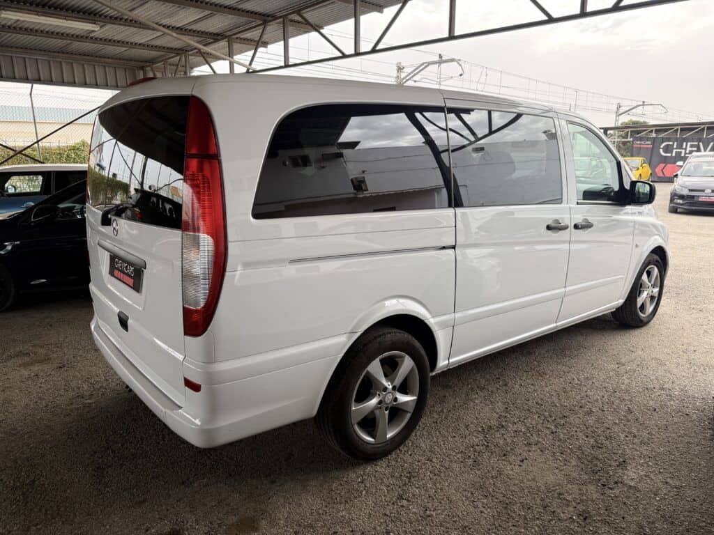 Mercedes Vito segunda mano vista lateral completa en color blanco