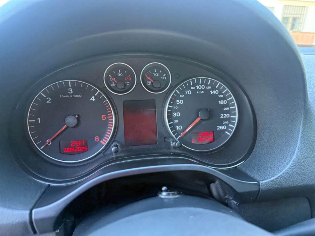 Audi A3 2007 segunda mano cuadro de instrumentos encendido en Chevicars