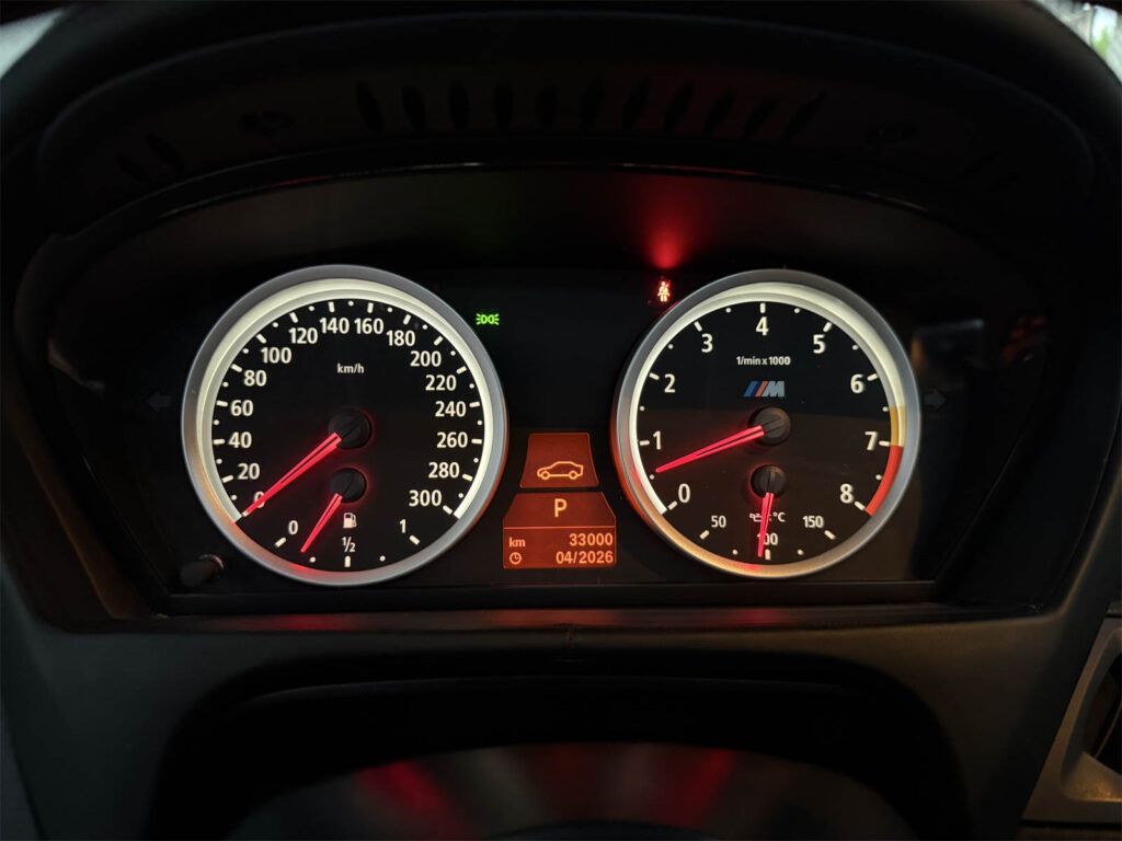 cuadro instrumentos BMW X6 M segunda mano Chevicars velocimetro deportivo