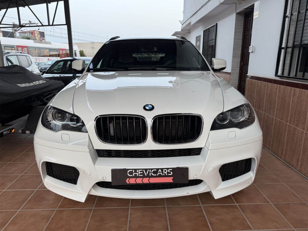 BMW X6 blanco de segunda mano en Chevicars vista frontal