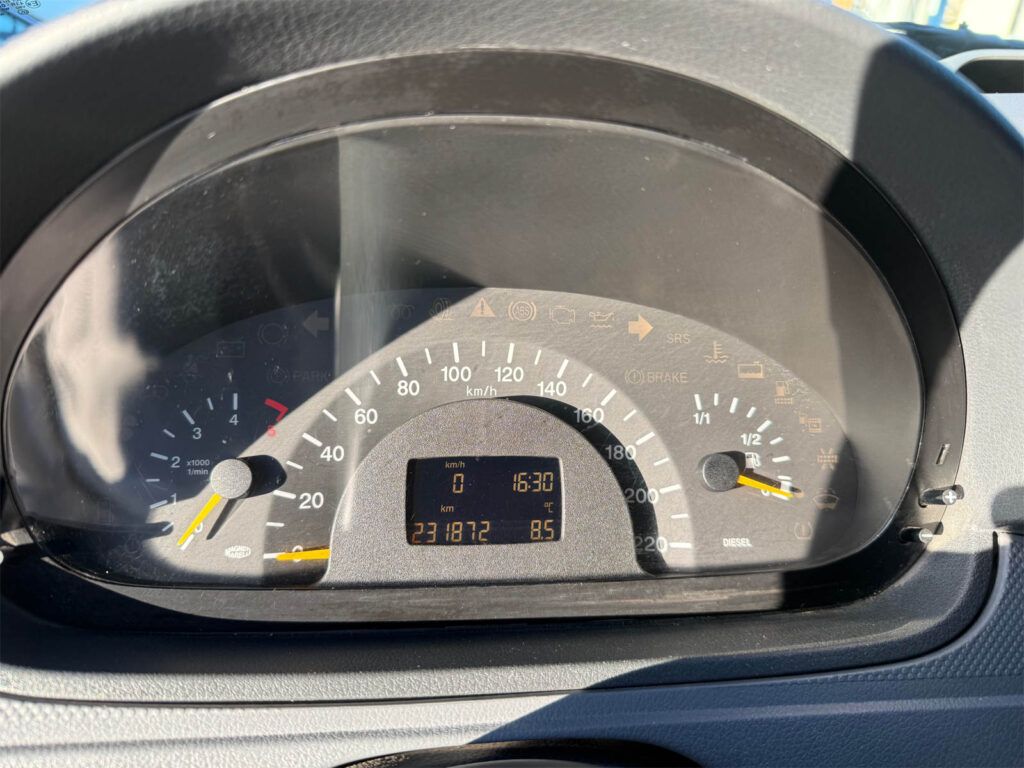Mercedes Vito segunda mano Chevicars cuadro de instrumentos