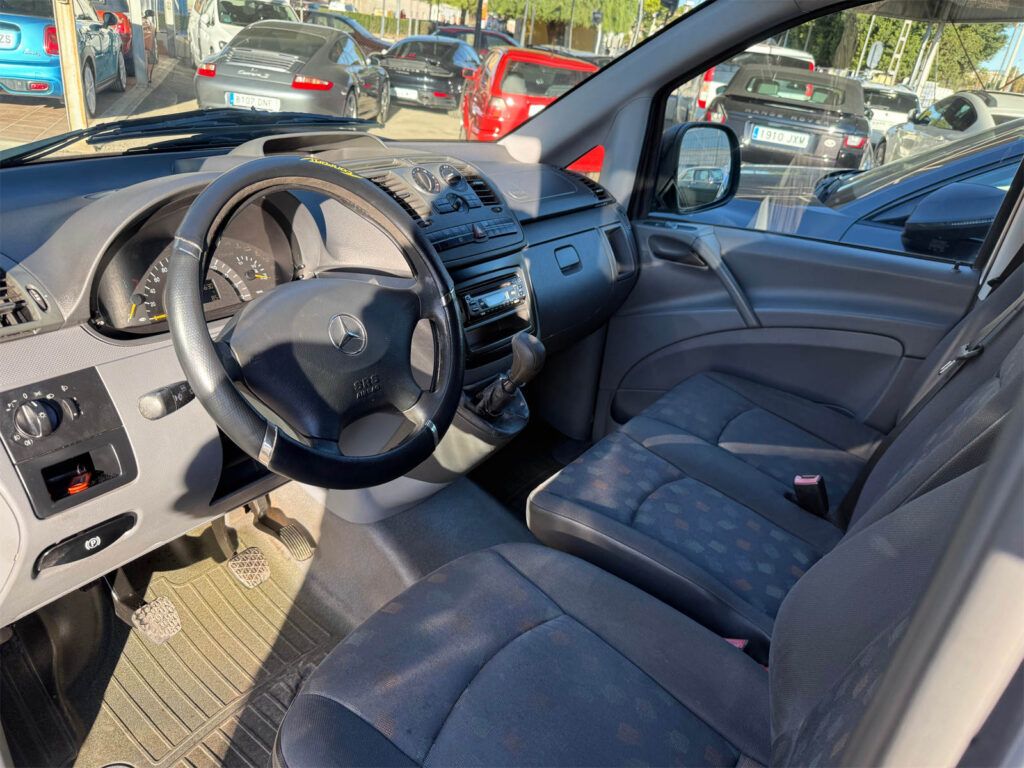 Mercedes Vito segunda mano Chevicars interior zona conductor