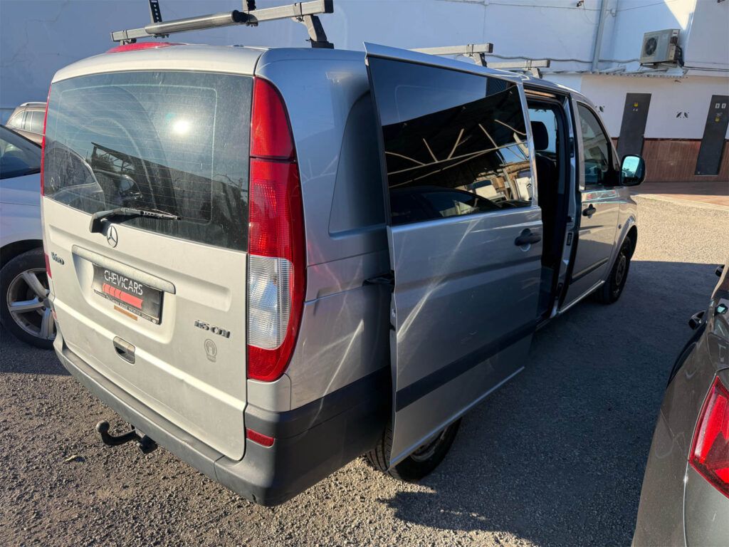 Mercedes Vito segunda mano Chevicars puerta lateral abierta