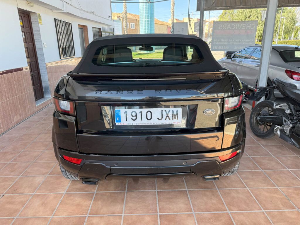 Vista trasera del Evoque Cabrio con portón y pilotos LED